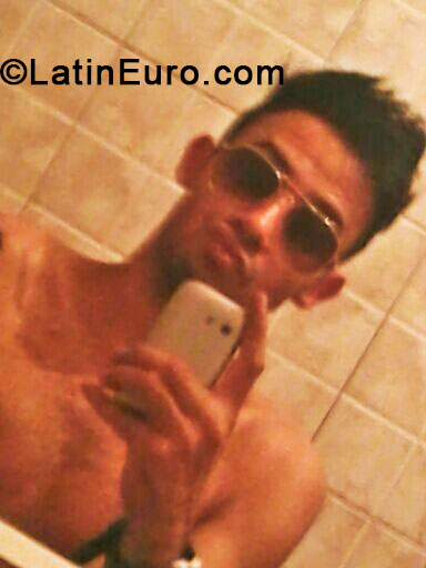 Date this lovely Brazil man Everton from Belo Horizonte BR8175