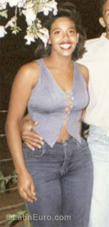 Date this charming Brazil girl Sheila from Valparaiso BR8182