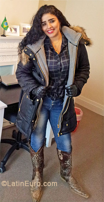 Date this beautiful Brazil girl Daniele from Rio De Janeiro BR8202