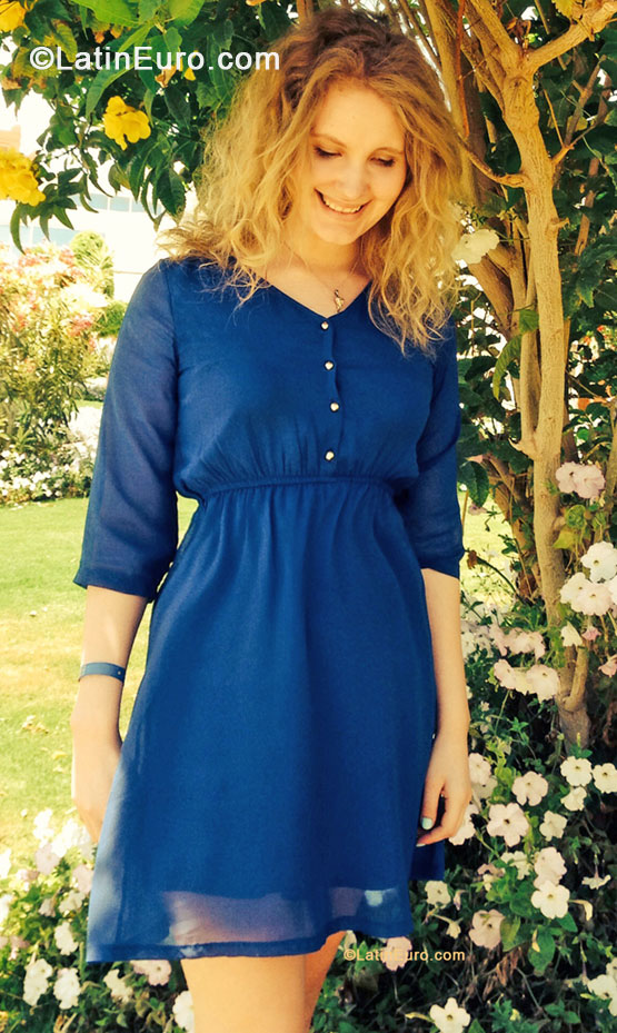 Date this nice looking Russia girl Nadia from Sochi RU44