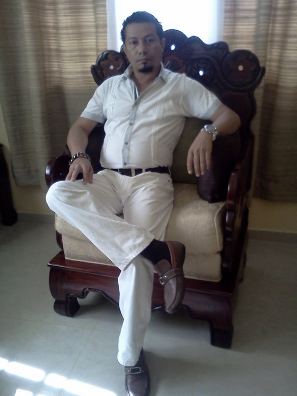 Date this tall Dominican Republic man William polanco from Santiago De Los Caballeros DO17633