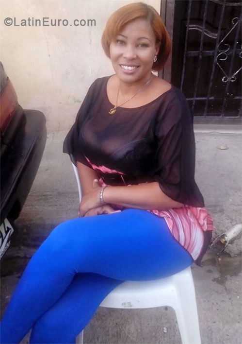 Date this passionate Dominican Republic girl Niabis from Santo Domingo DO17672