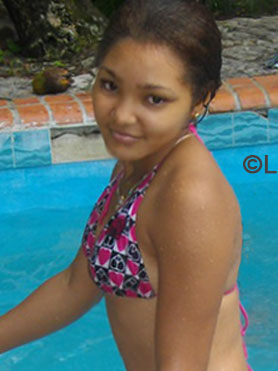 Date this gorgeous Dominican Republic girl Maria from Santo Domingo DO17679