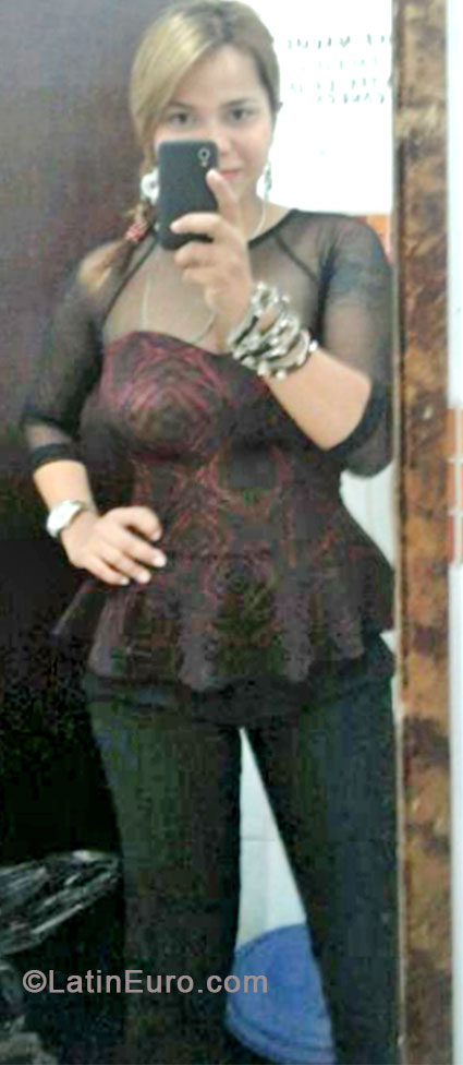 Date this georgeous Colombia girl Shirly from Bucaramanga CO14414