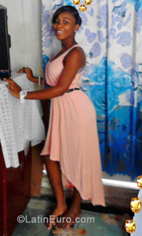Date this funny Jamaica girl Shani from clarendon JM1378