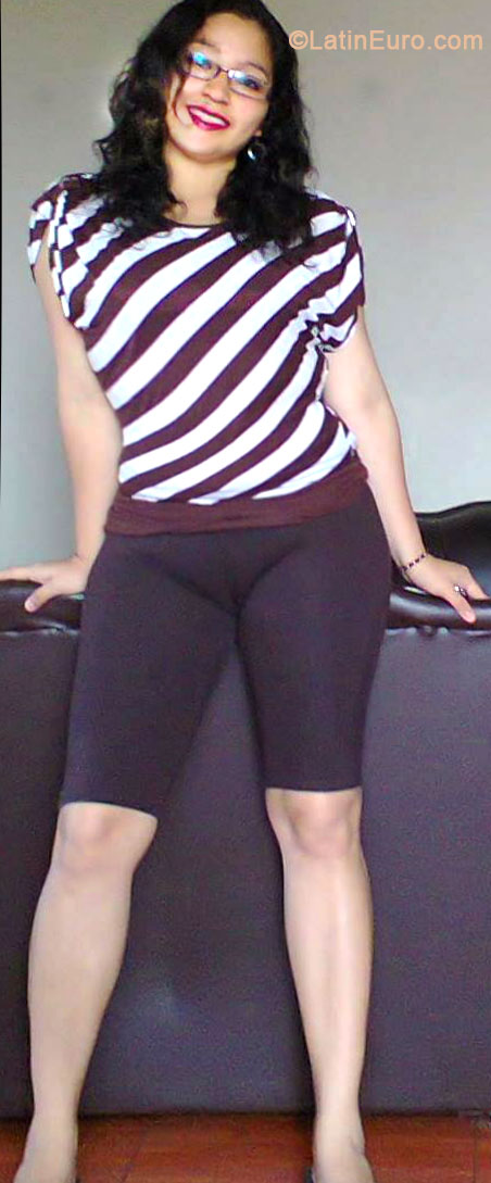 Date this beautiful Peru girl Paola from Trujillo PE843