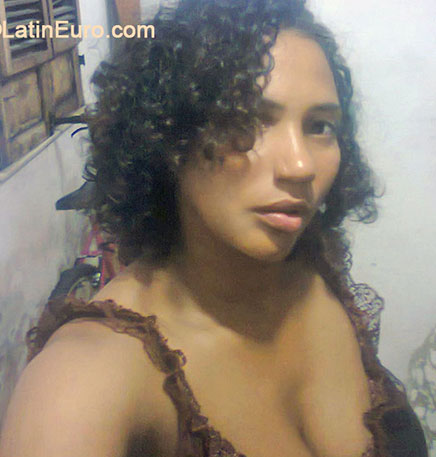 Date this georgeous Brazil girl Taciene from Sao Luis BR8856
