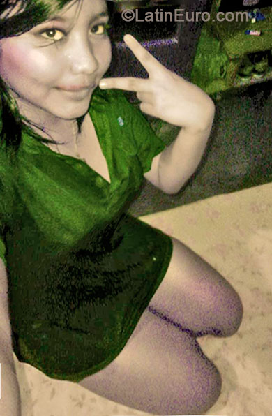 Date this foxy Mexico girl Alexis Martinez from Oaxaca MX1246