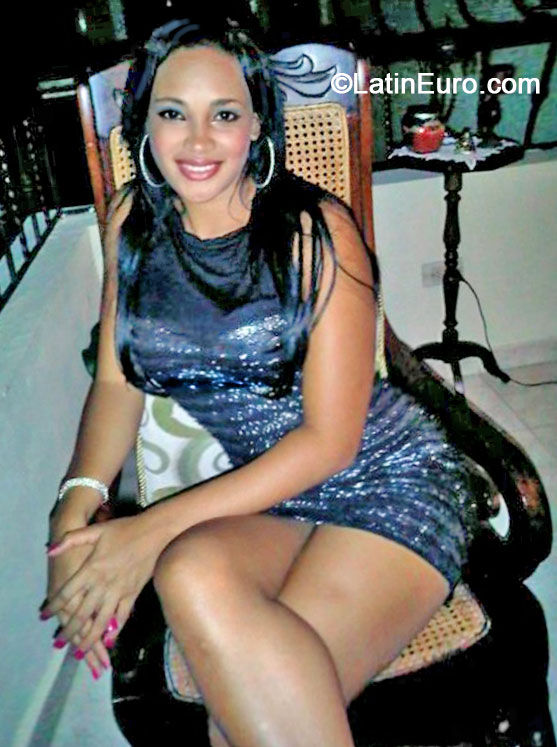 Date this nice looking Dominican Republic girl Argelia from Santiago DO18026