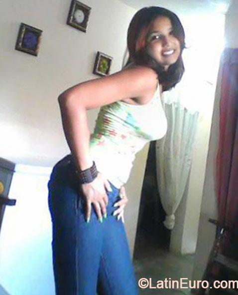Date this hard body Dominican Republic girl Katie from Santo Domingo DO18028