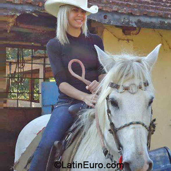 Date this funny Brazil girl Lucinea from Sao Paulo BR8378