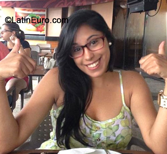 Date this pretty Brazil girl Grasielle from Recife BR8396