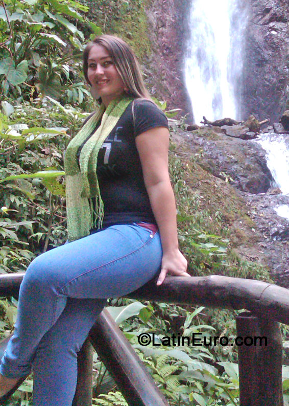 Date this lovely Venezuela girl Brillie from Barinas VE126