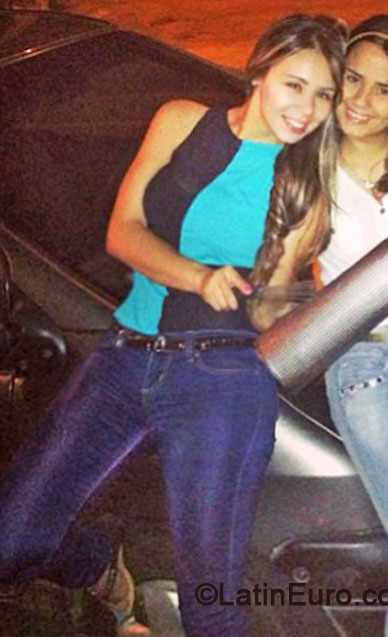 Date this good-looking Colombia girl Alejandra from Medellin CO14672
