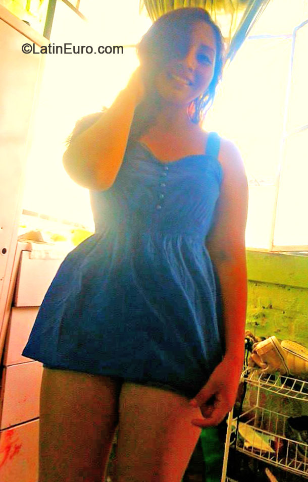 Date this athletic Peru girl Steff from Lima PE875