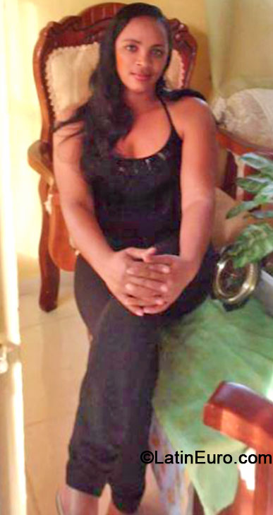 Date this nice looking Dominican Republic girl Teresa from Santiago DO18150
