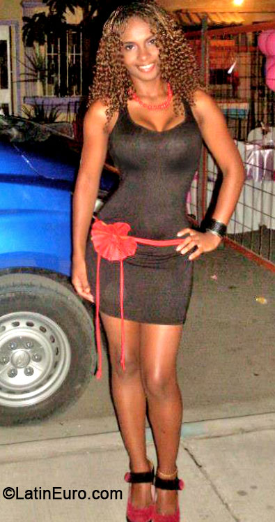 Date this lovely Ecuador girl Sandy from Guayaquil EC165