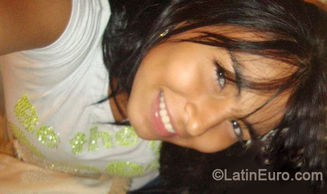 Date this hard body Colombia girl Monica from Cali CO14691