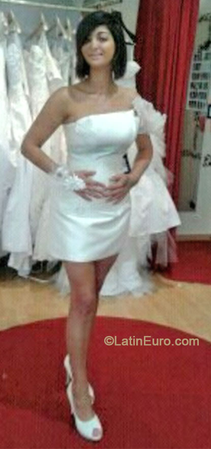 Date this georgeous France girl Sms from Grenoble FR228