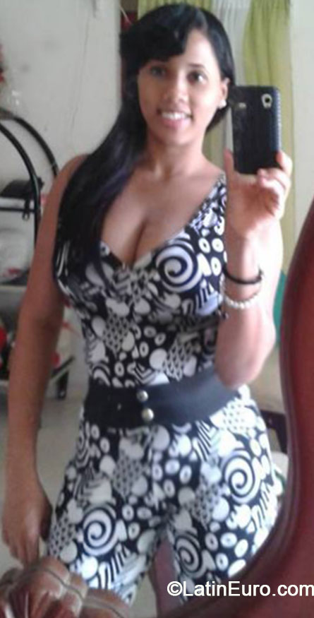 Date this hot Dominican Republic girl Dayani from Santo Domingo DO18215