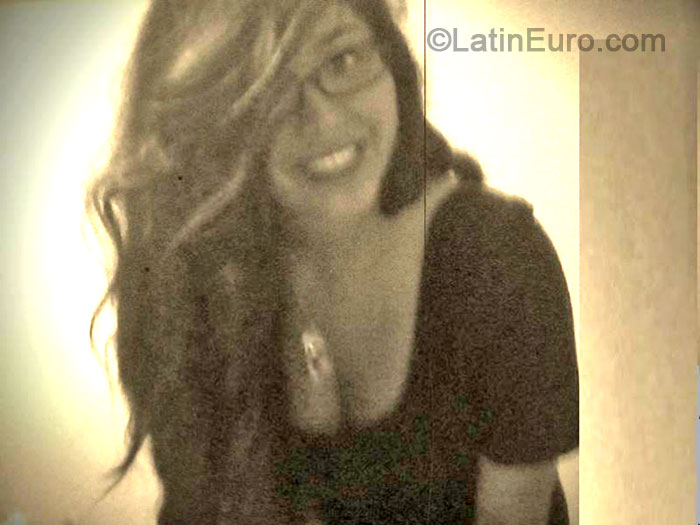 Date this hard body Peru girl Suriksa from Piura PE882