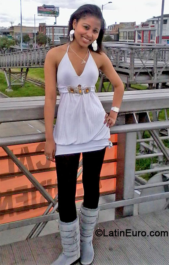 Date this georgeous Colombia girl Angelica from Bogota CO14738