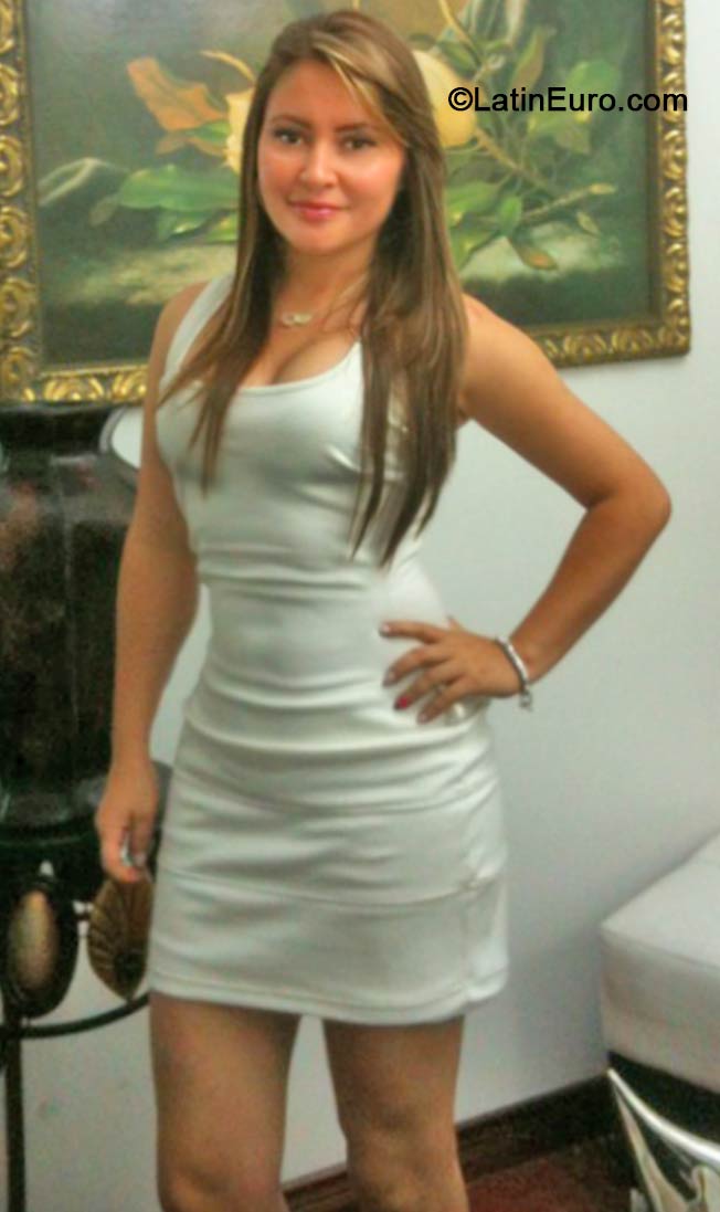 Date this tall Colombia girl Jackeline from Pereira CO15024