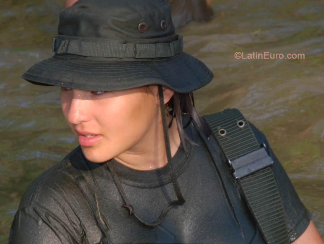 Date this funny Venezuela girl Yulimar from San Cristobal VE139