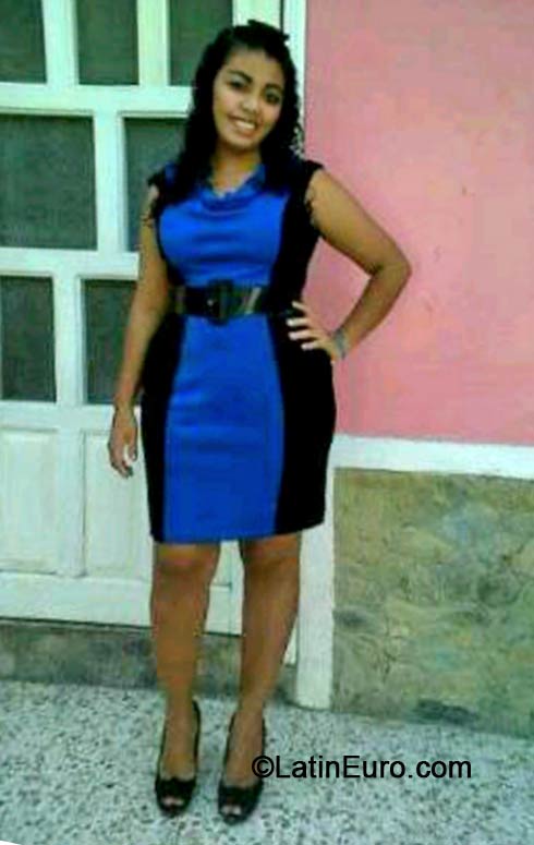 Date this cute Honduras girl Barbara from Santa Barbara HN922