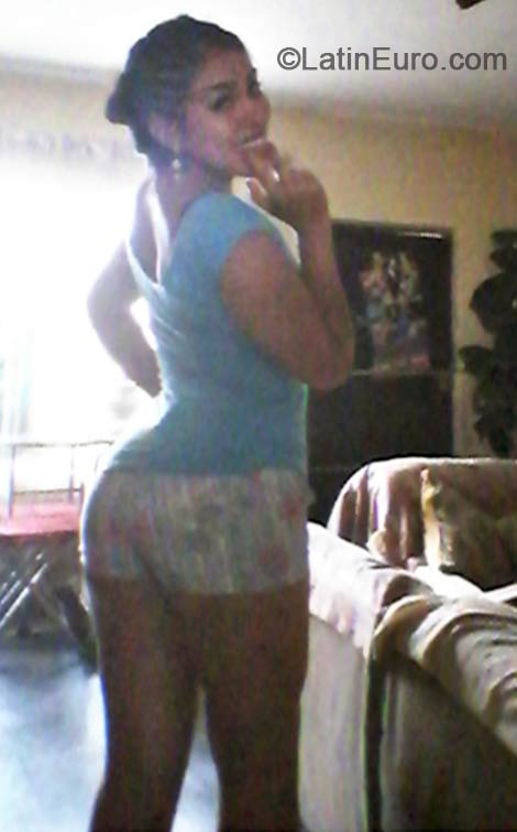 Date this happy Peru girl Kiara from Lima PE911