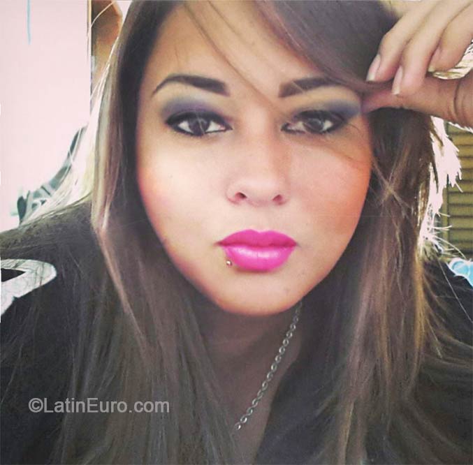 Date this hard body Brazil girl Danilla from Goiania BR8616