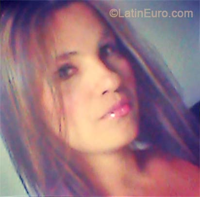 Date this good-looking Colombia girl Mary from Medellin CO14900