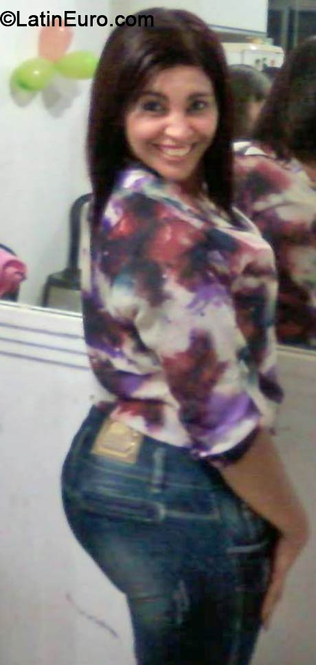 Date this pretty Brazil girl Sidnia from Belo Horizonte BR8623