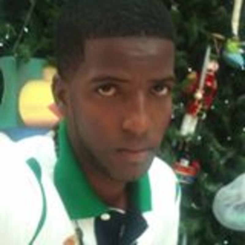 Date this athletic Dominican Republic man Teofilo anonio from 0680052949 4 DO18473