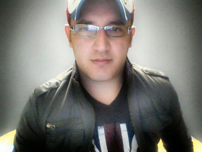 Date this sensual Colombia man Aluen from Bogota CO14913