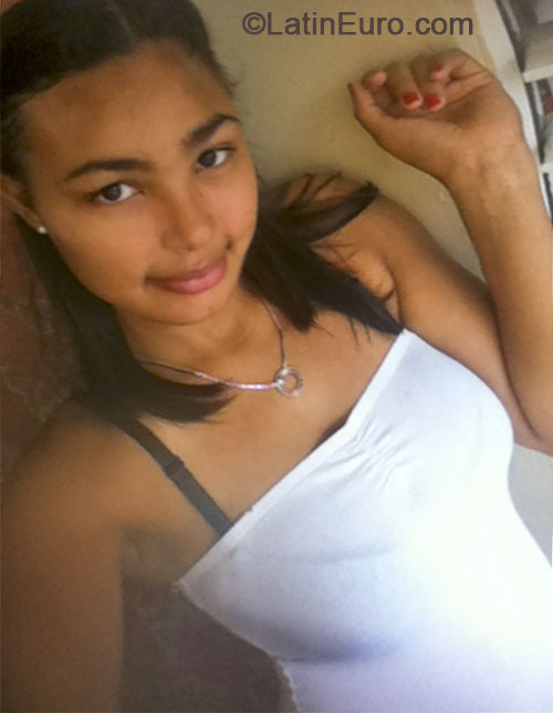Date this attractive Dominican Republic girl Lily from San Francisco De Macoris DO18543