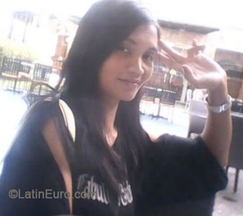 Date this gorgeous Philippines girl Merly from Manila PH620