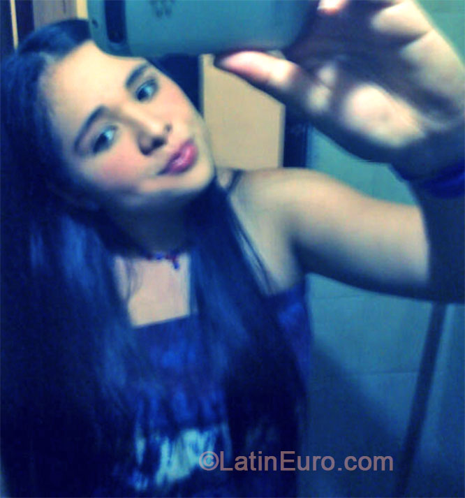 Date this fun Colombia girl Daniela from Cali CO14967