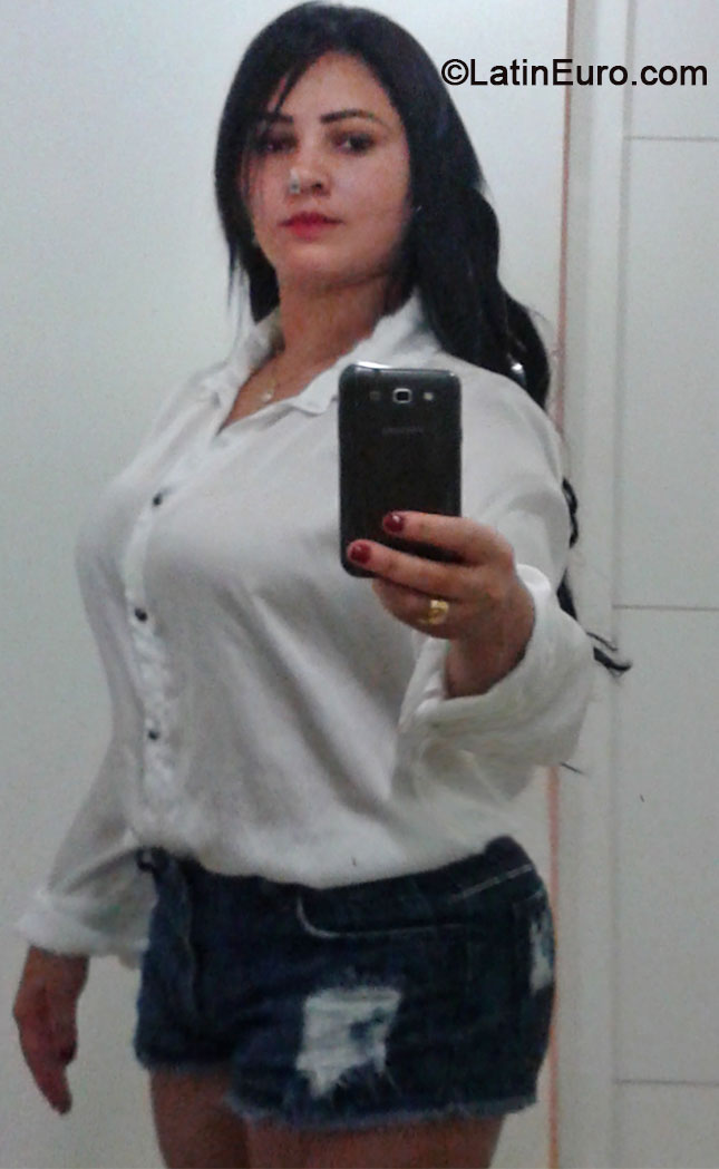 Date this beautiful Brazil girl Lidiane from Rio De Janeiro BR8694