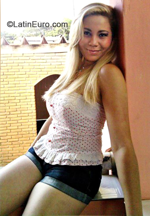 Date this voluptuous Brazil girl Daiane from Sao Paulo BR8696