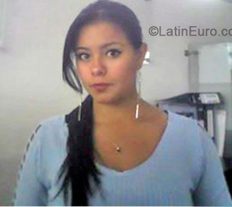 Date this voluptuous Colombia girl Lorena from Bogota CO15010