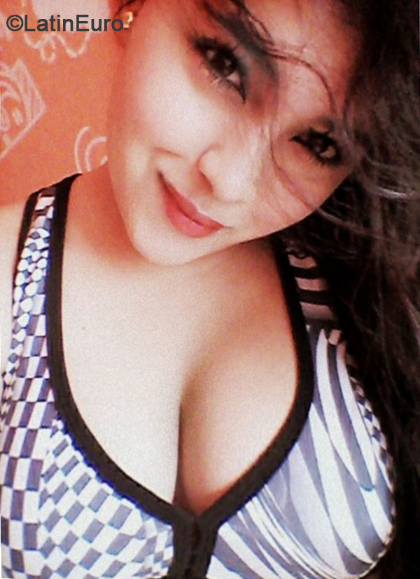 Date this delightful Colombia girl Melissa from Cali CO15015