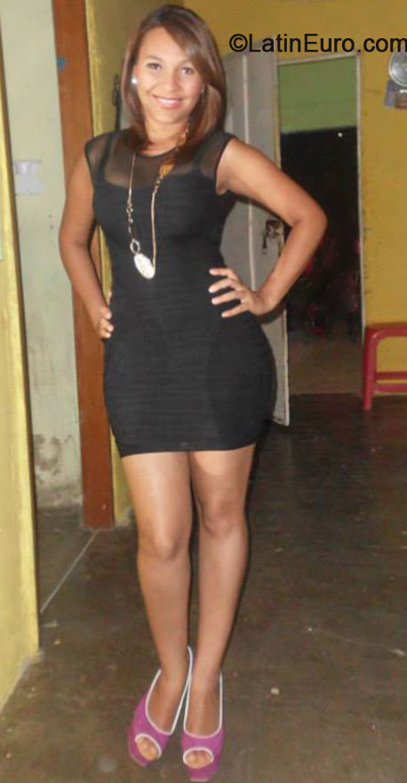 Date this pretty Venezuela girl Vanessa from Maracaibo VE190