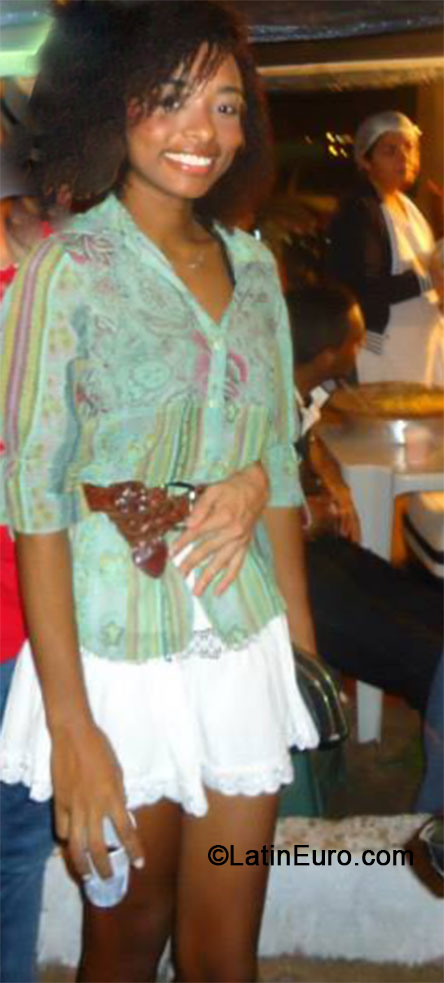 Date this exotic Brazil girl Luz from Rio De Janeiro BR8859