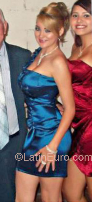 Date this hot Venezuela girl Isabel from Valencia VE206