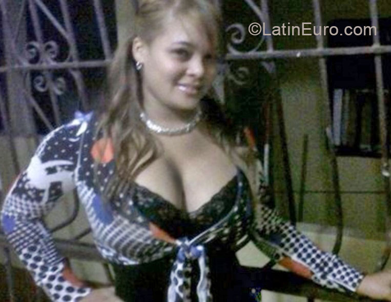 Date this tall Dominican Republic girl Kamila from Santo Domingo DO20841