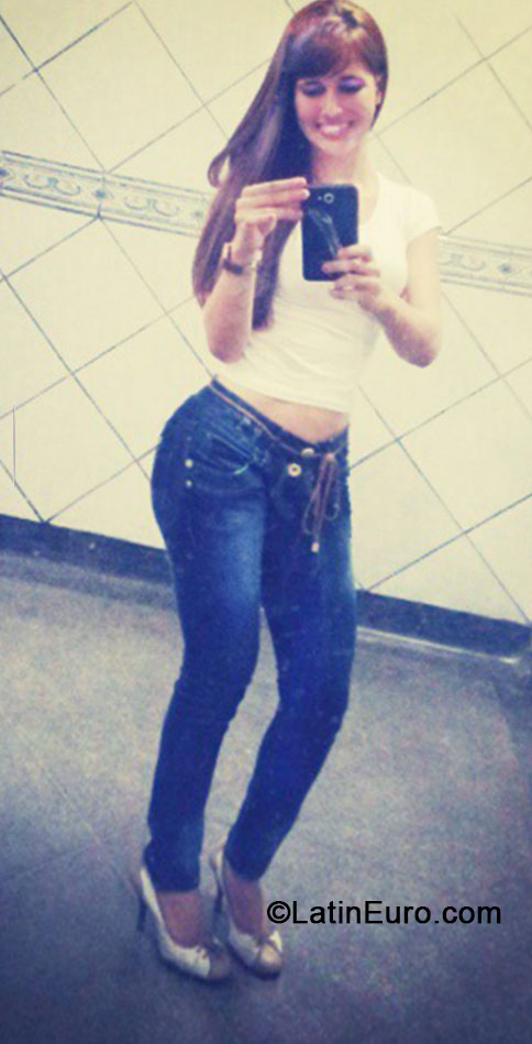 Date this fun Brazil girl Adreli from Balneario Camboriu BR8751