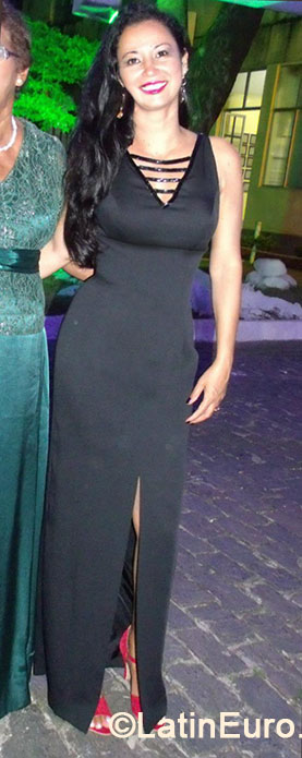 Date this nice looking Brazil girl Claudia from Ilheus BR8761