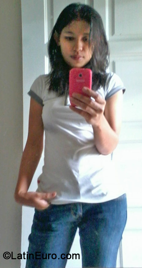 Date this nice looking Philippines girl Joyce from Zamboanga City PH642