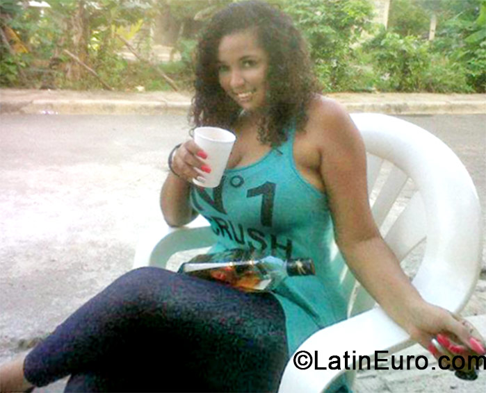 Date this attractive Dominican Republic girl Tamara from Santo Domingo DO19061